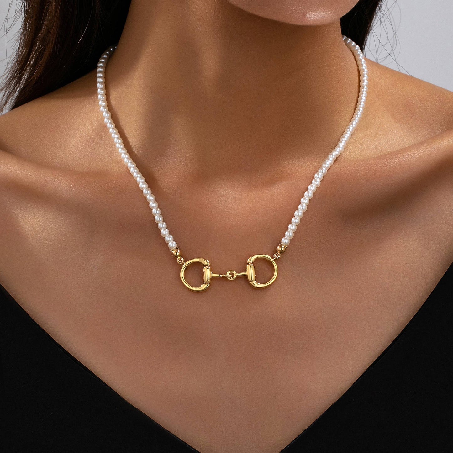 Horsebit Centerpiece Faux Pearl Strand Necklace