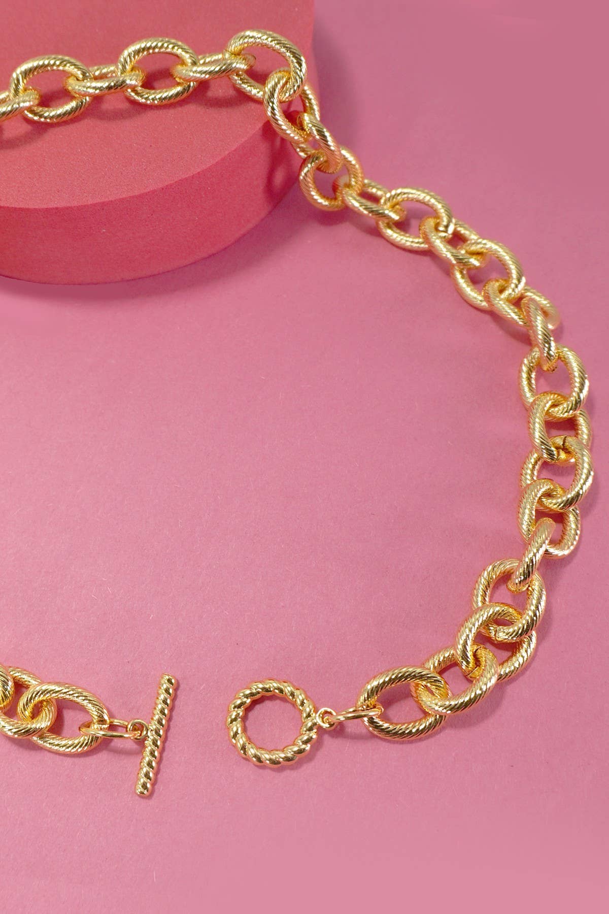 Chunky Chain Toggle Necklace