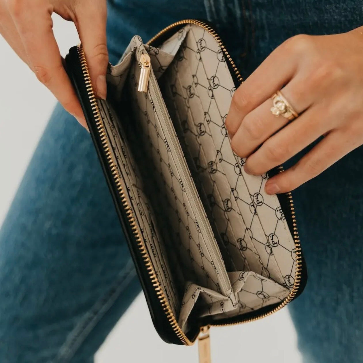 Large Zip Woven Wallet
