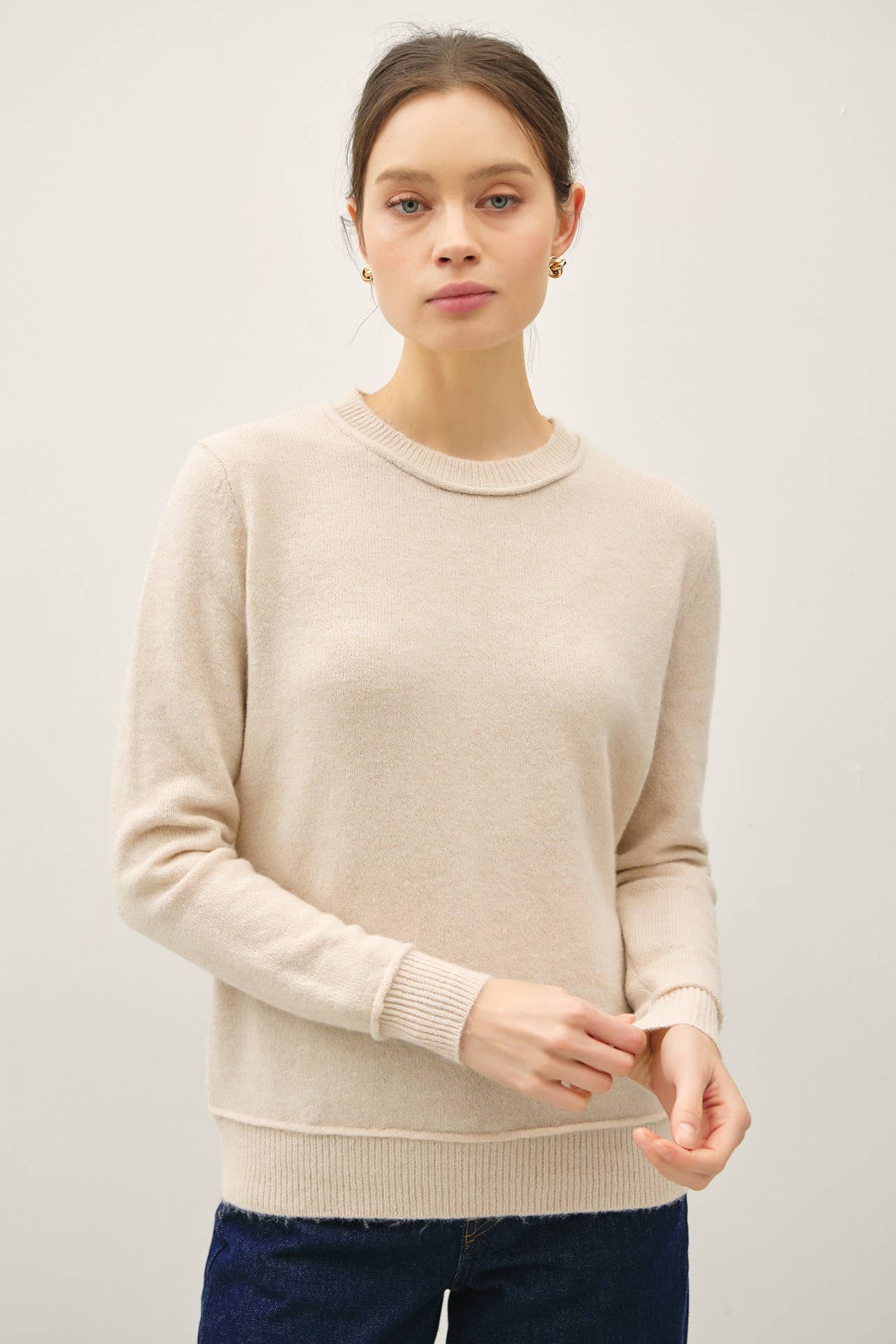 Classic Crew Neck Pullover Sweater with Exposed Seam